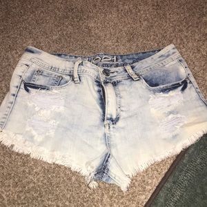 Distressed high waisted light washed ripped shorts